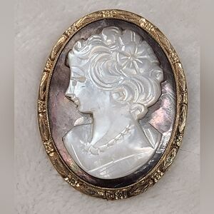 Vintage Bojar 12K Gold Filled Mother Of Pearl Cameo Pendant